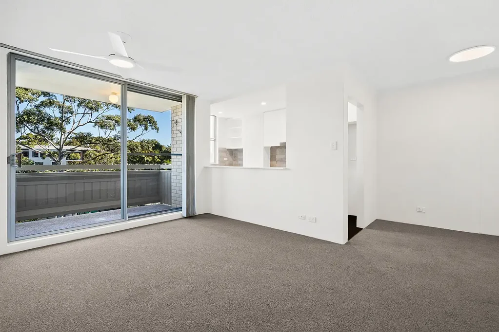 Stylishly Renovated Unit Offering Comfort & Convenience