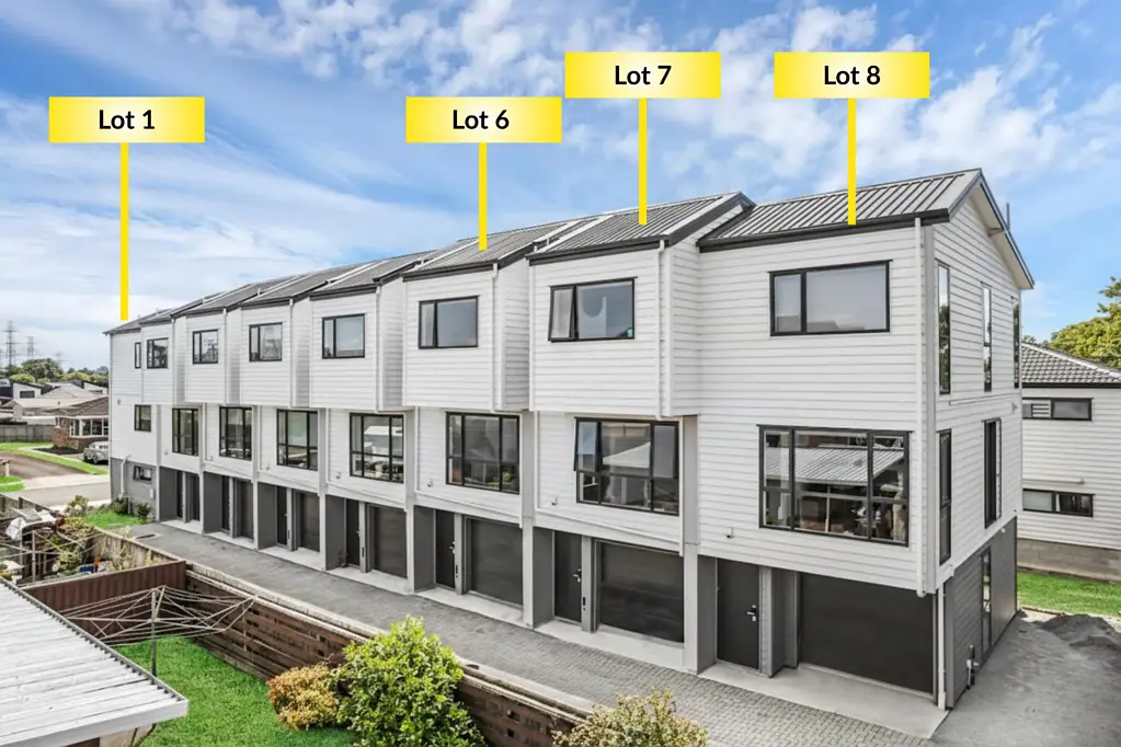 Pakuranga 2 Bedroom Modern, Freehold, End-Lot Home in Pakuranga