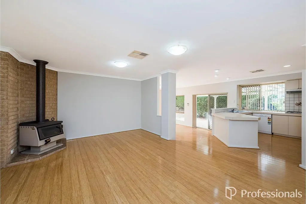 Big Bold & Beautiful Spacious Living At Its Best!!!