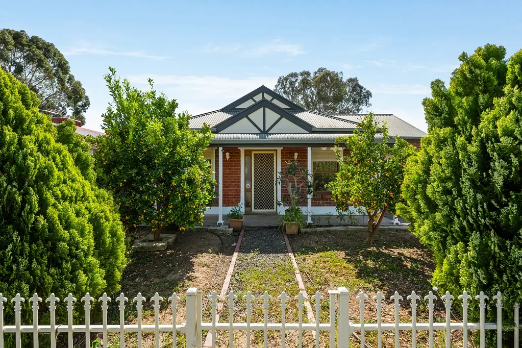 Salisbury North 3ਬੈੱਡਰੂਮ A Deep Garden For Long-Term Family Life!