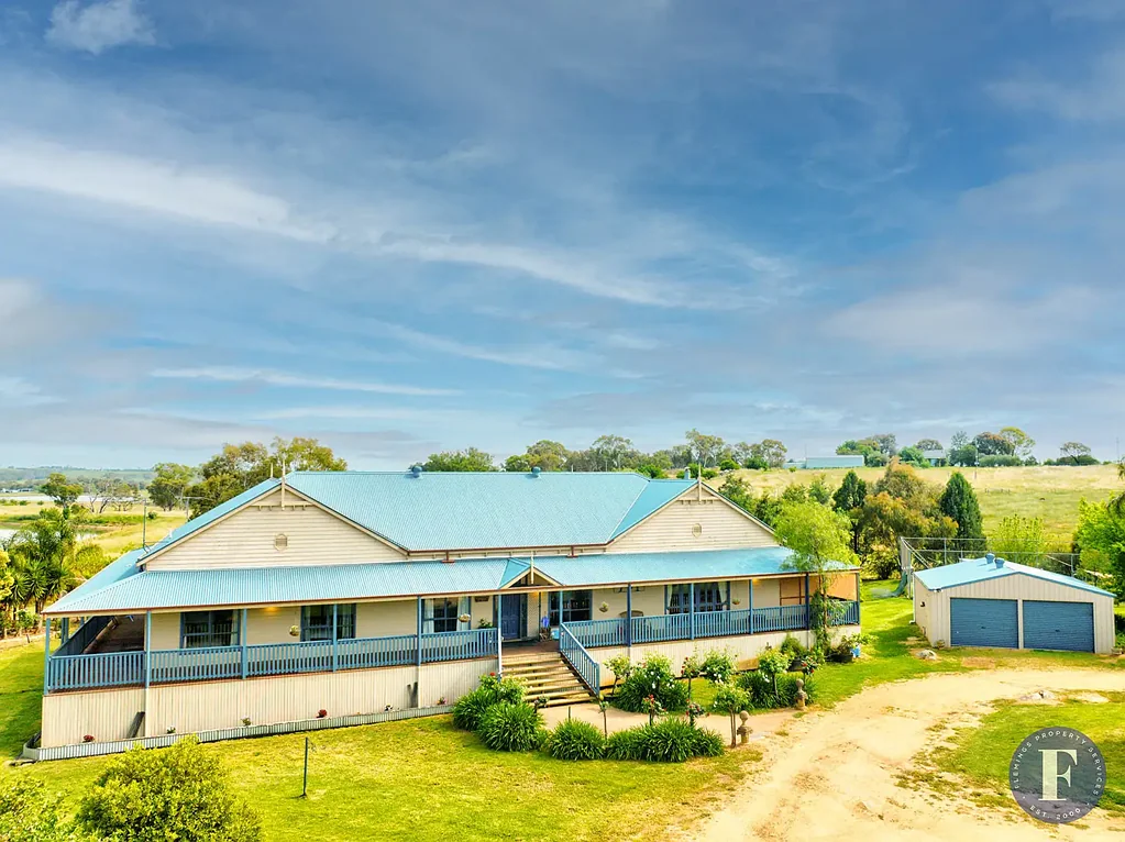 Young Tranquil Surrounds, Large Home