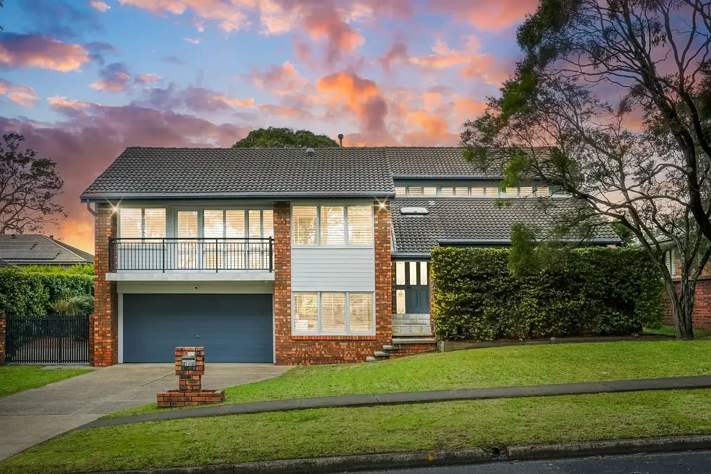Castle Hill 5 Bedroom Elegant Split-Level Retreat with Poolside Bliss