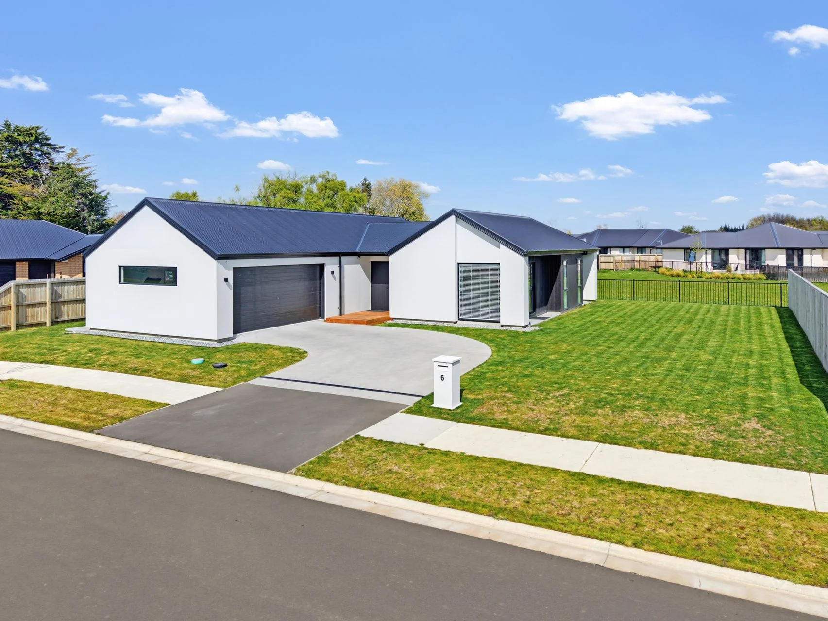 Leeston 4Moenga Immaculate, Modern and Spacious Family Home