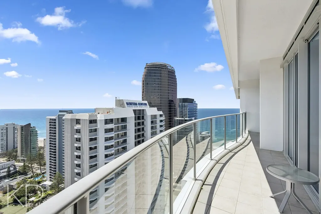 Surfers Paradise 2غرفة نوم Coastal Luxury Living at its Finest