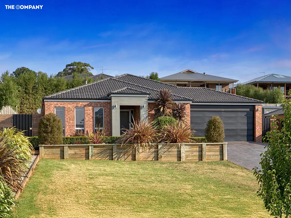 Warragul 4غرفة نوم Exceptional Family Living with Park Views in a Premier Location!