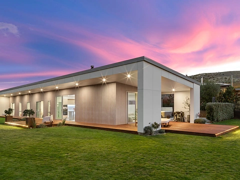 Cromwell 4房  Architecturally designed with iconic views