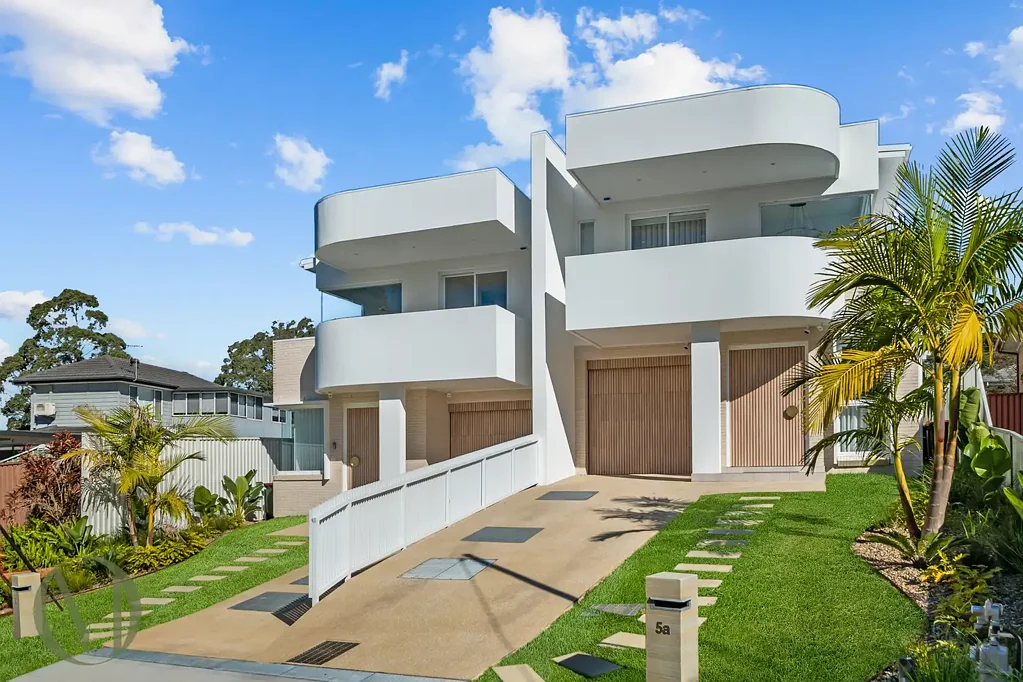 Ermington 5 Slaapkamer Contemporary Elegance Meets Family Comfort