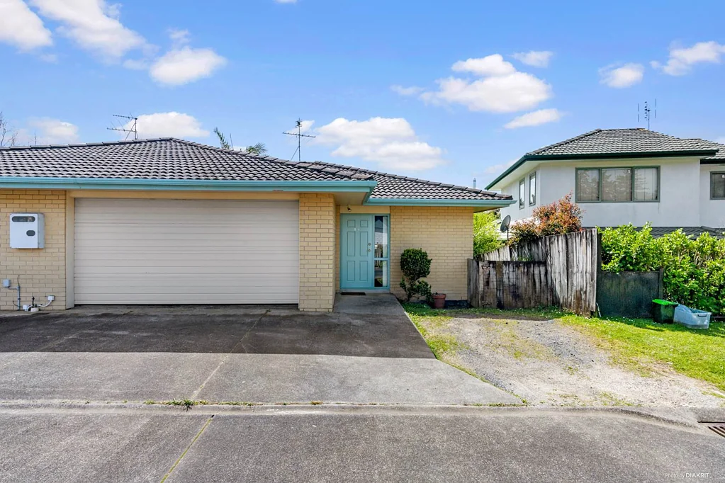 2/7 Marbeth Court, Botany Downs, Manukau City