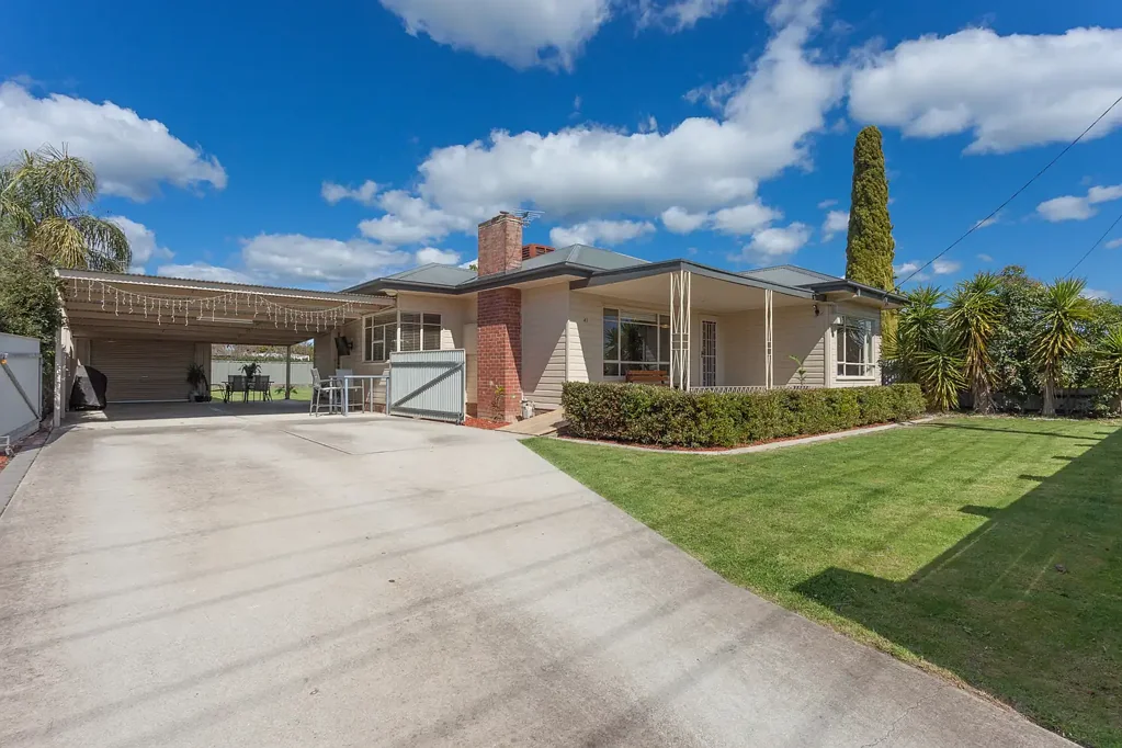 Cottage Charmer Close to CBD