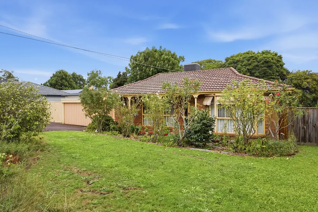 Mooroolbark 3침실 Home + unit—family flexibility and room to grow