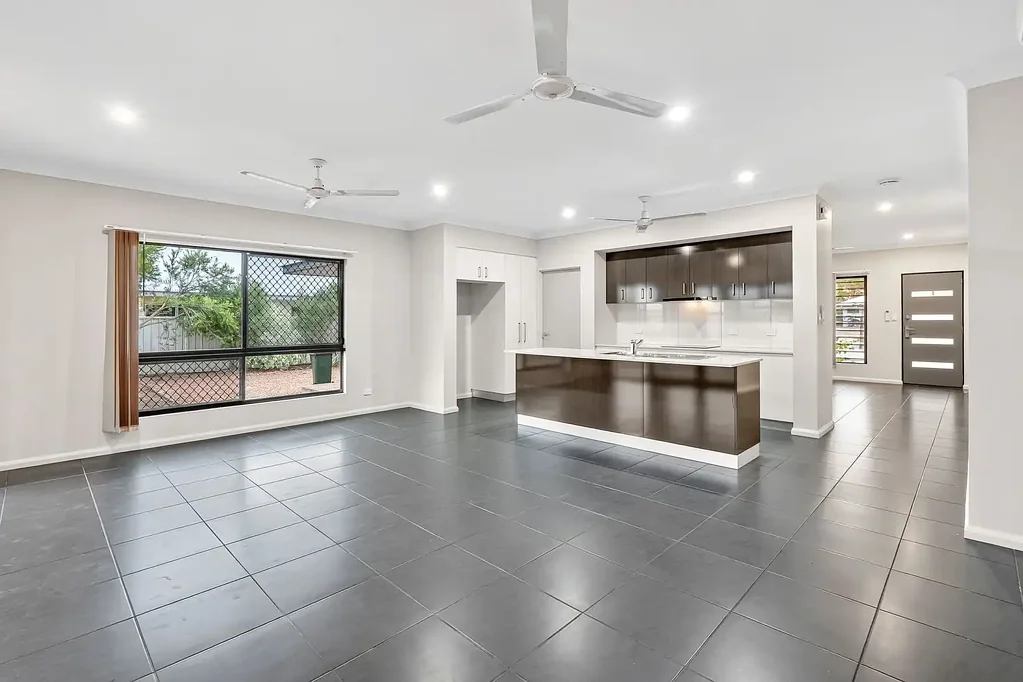 Bellamack 4部屋 Selling Saturday 15th @ 11:30am If Not Prior