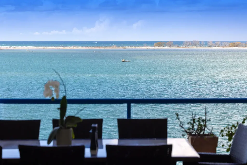 Golden Beach 3 Bedroom Prime Waterfront Position with Unbeatable Views 3-bed, 2-Bath, 2-car