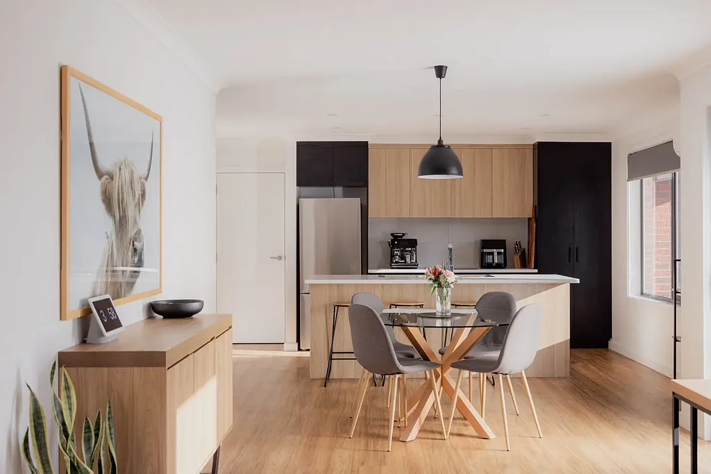 Perth 3Kwarto Light filled open plan living with a spacious, low maintenance yard and generous side access