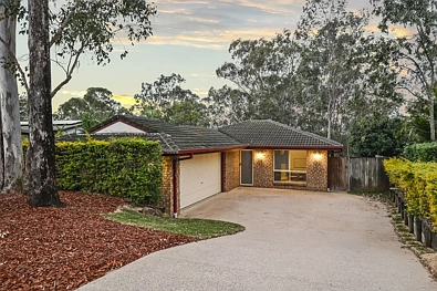 Bellbird Park 5房 空置待售，即刻入住！ 5 BEDROOM HOME ON 1/2 AN ACRE
