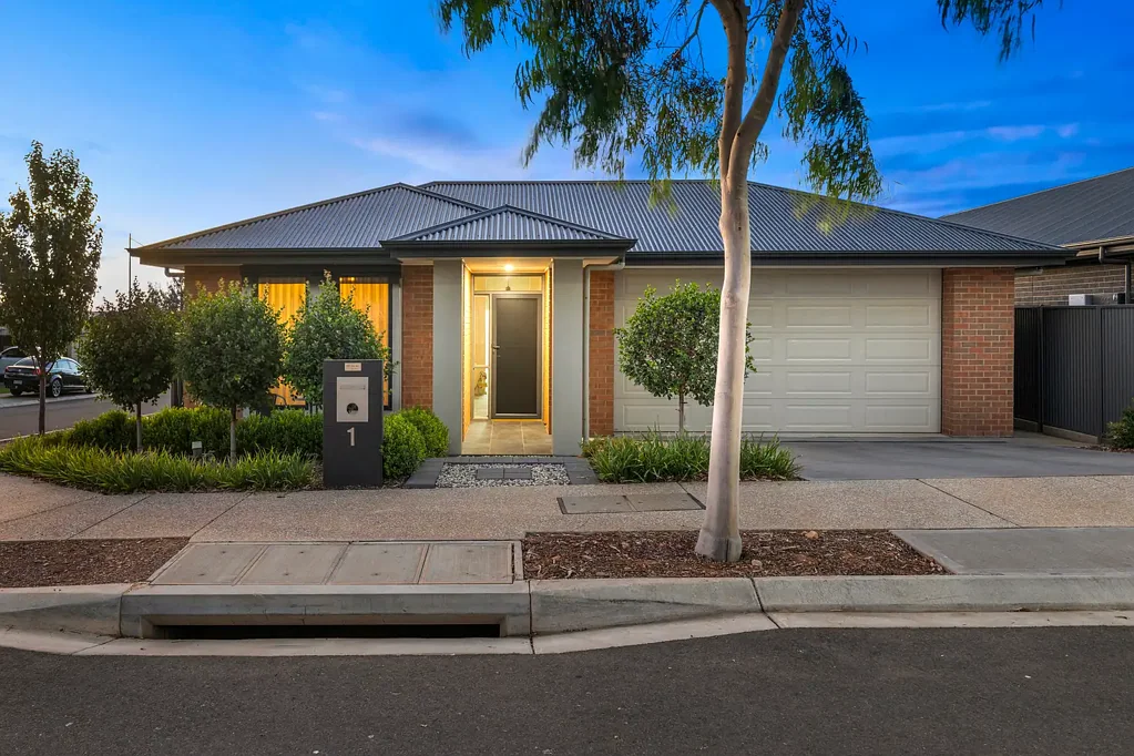 1 English Court, Blakeview, SA 5114
