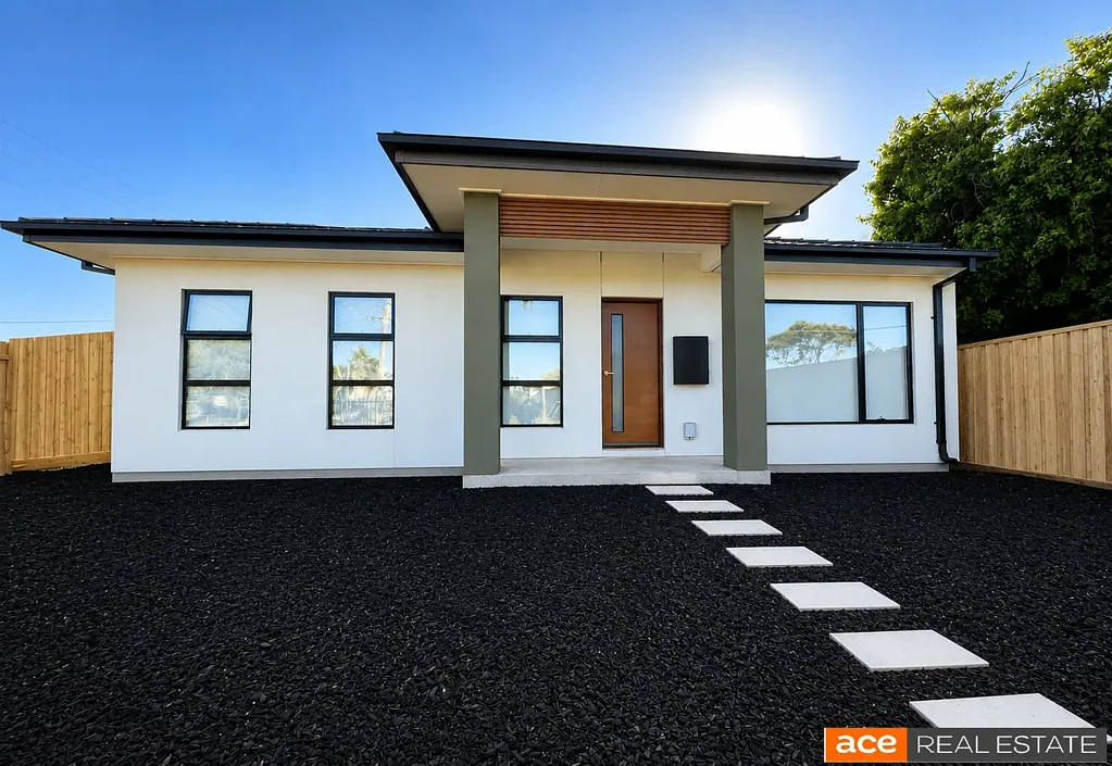 Luxury 4 Bedder house in an idyllic suburban locale