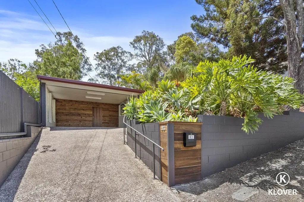 Serenity Meets Convenience: Charming Home in a Vibrant Suburb with Education, Markets, and City Access