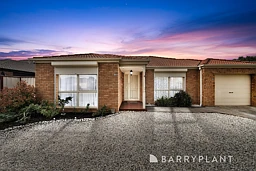 18 Ranfurlie Circuit, Melton West
