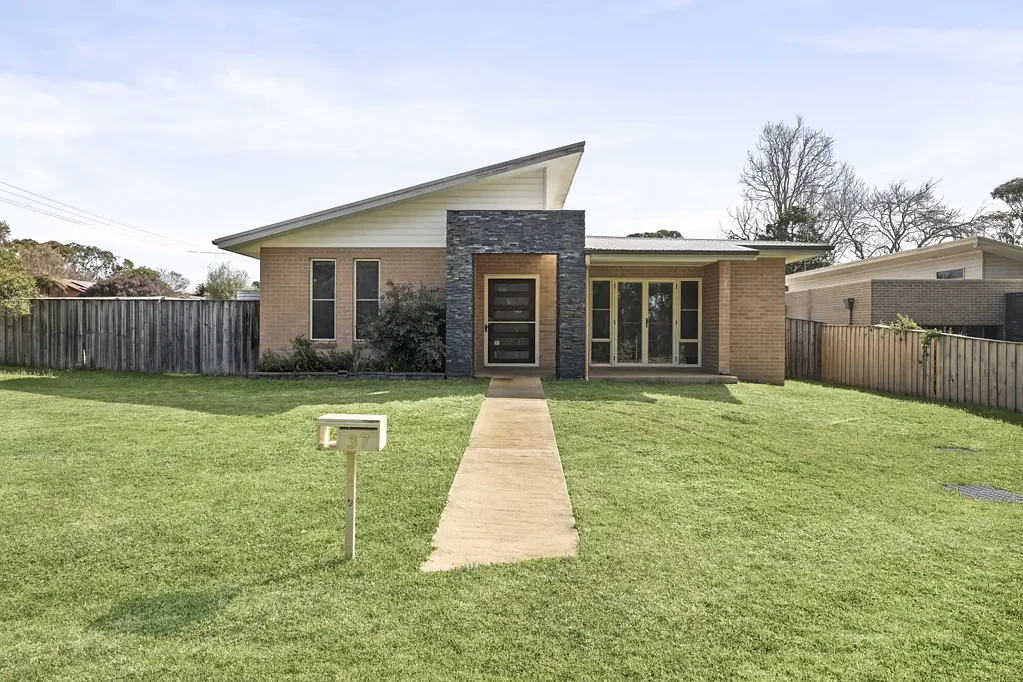 Convenient Location Desirable home
