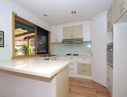 2/5 Campbell Street, Glen Waverley, East Melbourne, 3房, 2浴, Townhouse