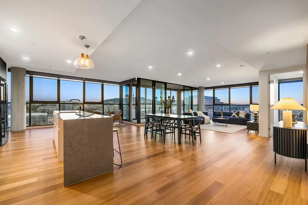 Braddon 3房  Unmatched City Living with Five-Car Parking and Sweeping Views