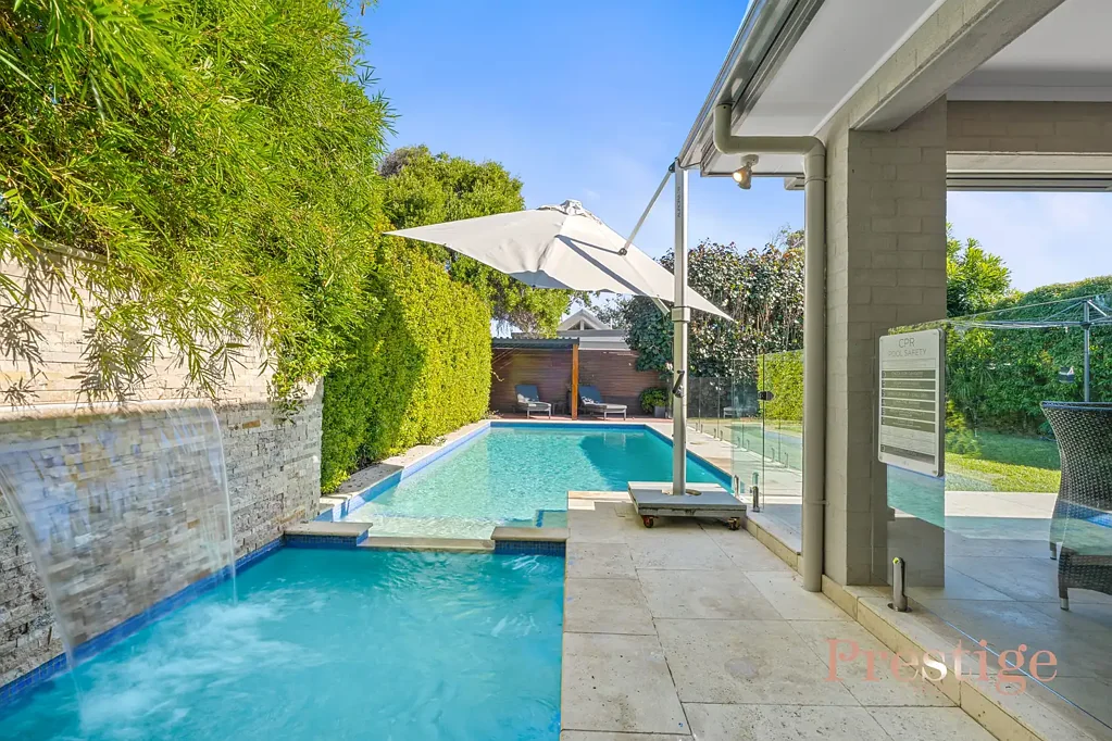North Avoca 5 Bedroom Effortless Family Living, Footsteps to North Avoca Beach