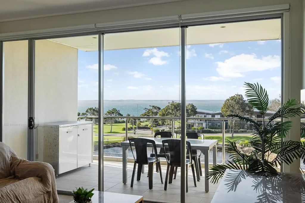 San Remo 2ਬੈੱਡਰੂਮ Resort Style Coastal Living with Uninterrupted Water Views