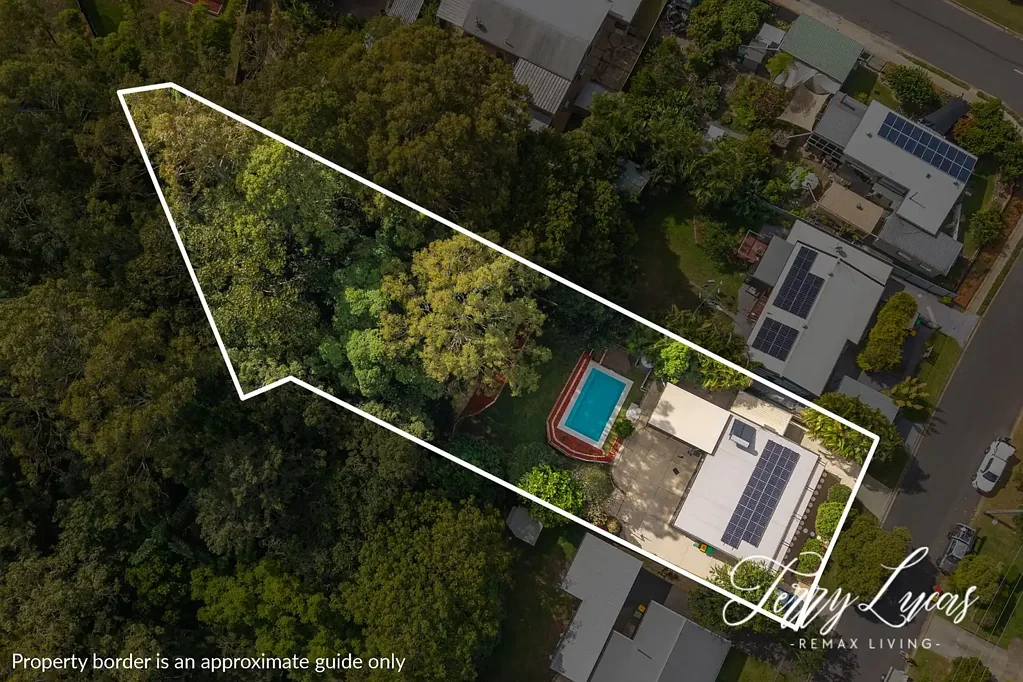 Caboolture 3બેડરૂમ YOUR OWN PRIVATE TREE TOP RETREAT - RENOVATED FAMILY HOME WITH NEW POOL!