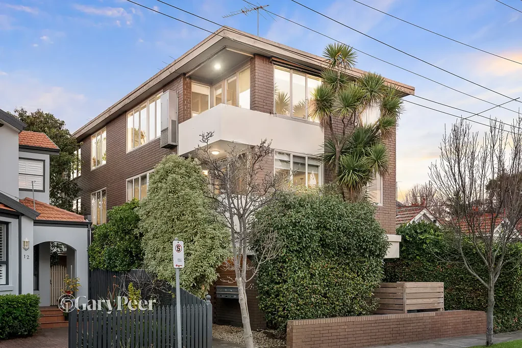 St Kilda East 1chambre Second-floor, north-facing & full of light
