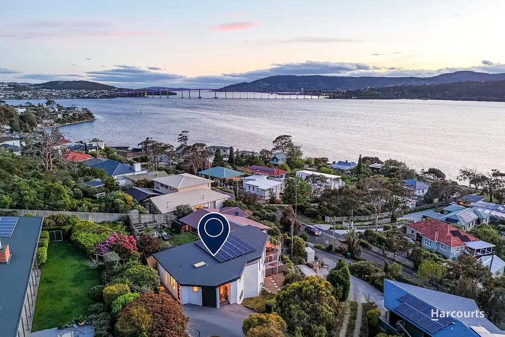 Lindisfarne 3ห้องนอน Striking Design, Stunning Views and Dual Living Potential