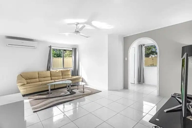 25 Windrest Street, Strathpine, QLD 4500, 4 slaapkamers, 1 badkamers, House