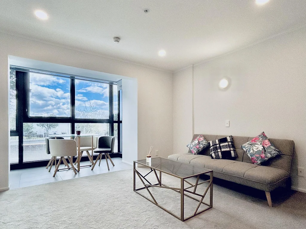 Grafton 1chambre Rare Grafton Find - New CCC&Auckland Grammar Zone