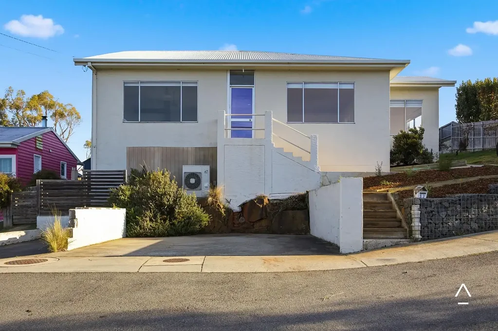 4 Bedroom Home with beautiful West Launceston views