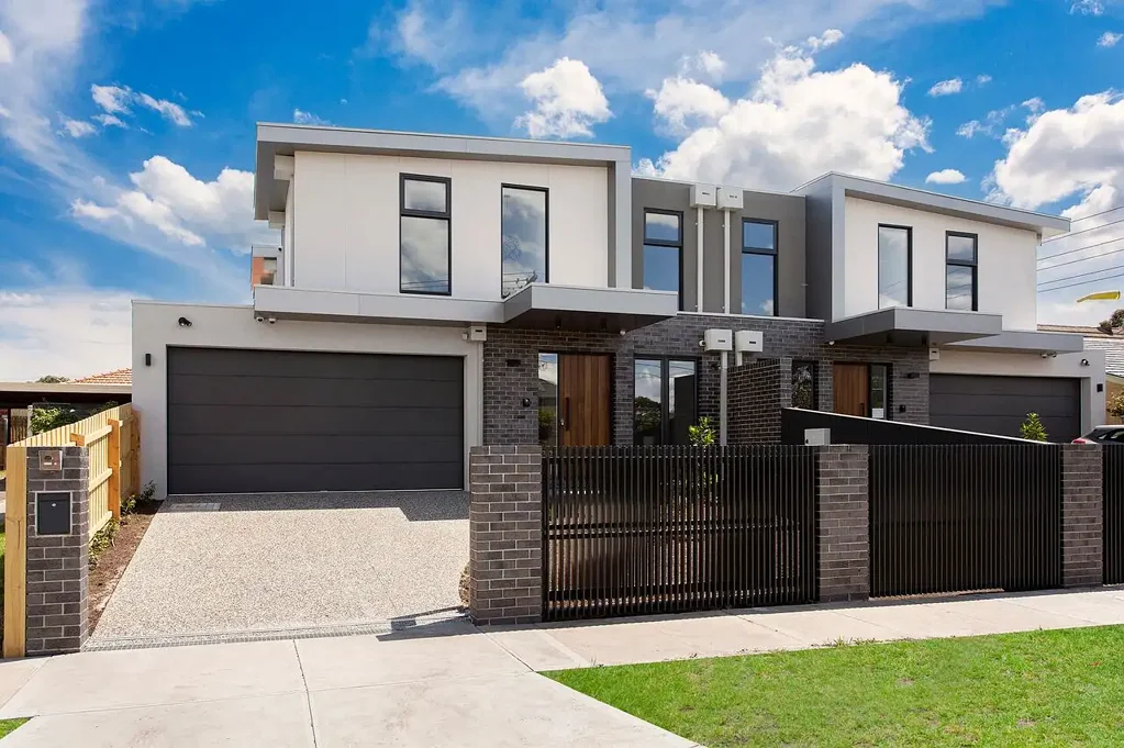 Luxurious Masterpiece with Cutting Edge Design