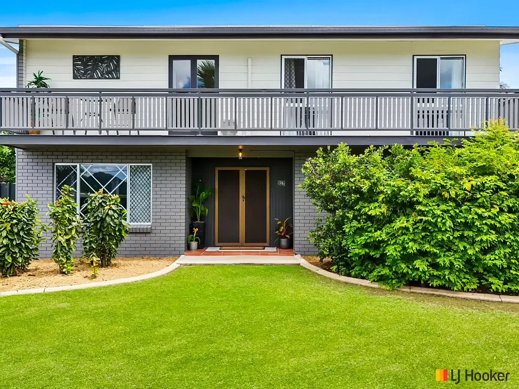 25 Capricorn Crescent, Norman Gardens, QLD 4701