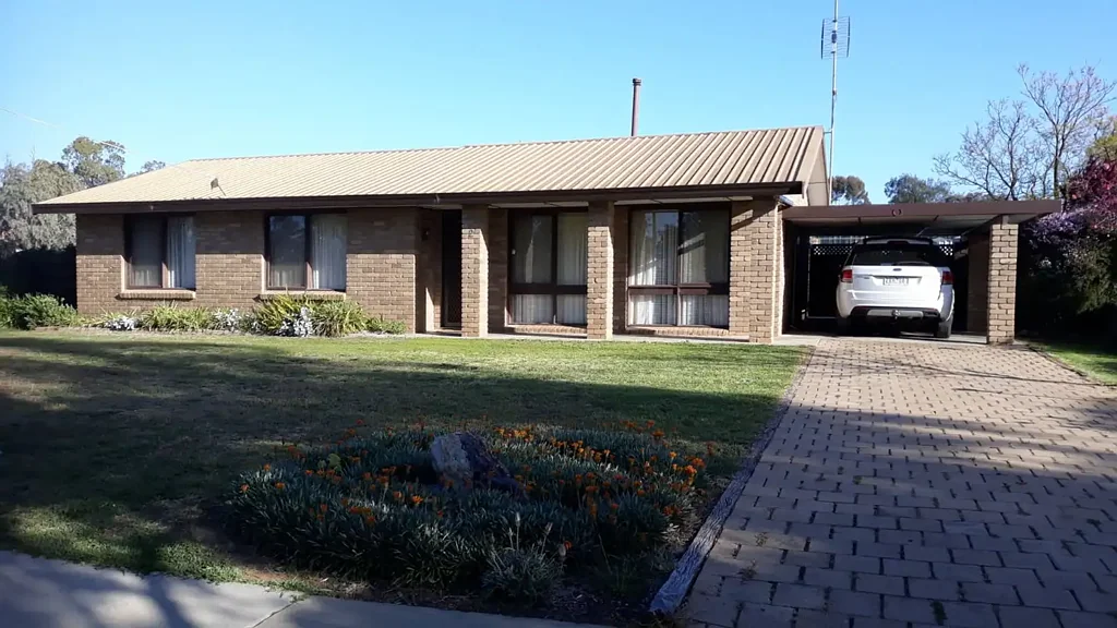 Gunbower 3 Bedroom Cosy Brick Family Home with Water Views
