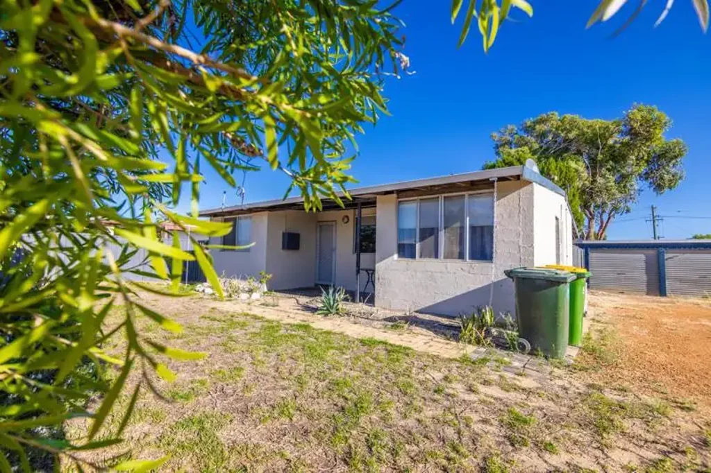 11 Tuart Street, Leeman, WA 6514