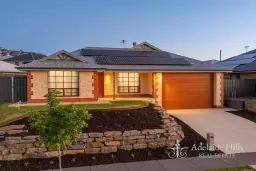 30 Aurora Circuit, Meadows