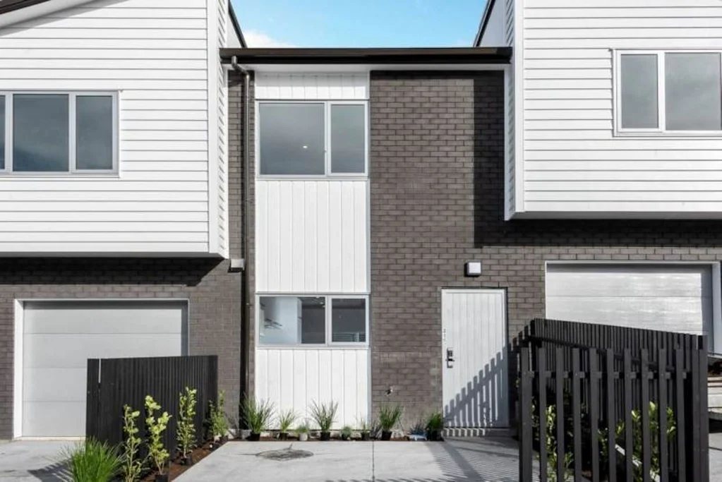 Modern 2 bedroom townhouse