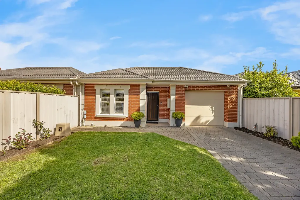 Glengowrie 3房  Contemporary Feature, Effortless Function & a Sunlit Sense of Home.