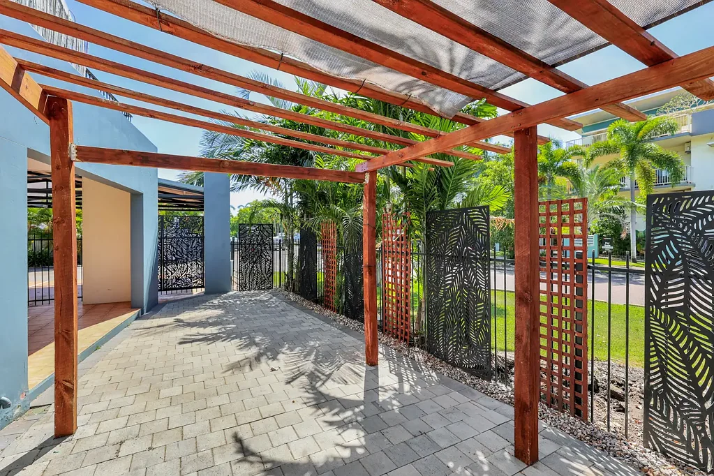 Spacious Ground-Floor Unit in Prime Stuart Park Location