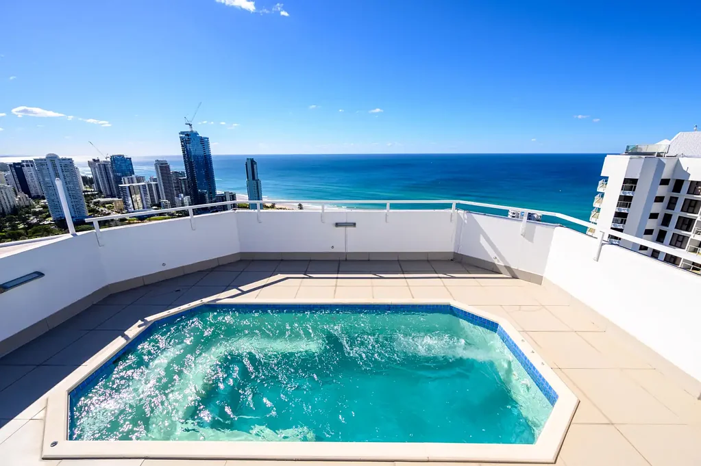 Luxurious Two-Level Penthouse in Prestigious Paradise Waters!