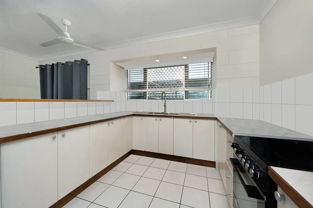 2/6 Tuffley Street, West End, QLD 4810