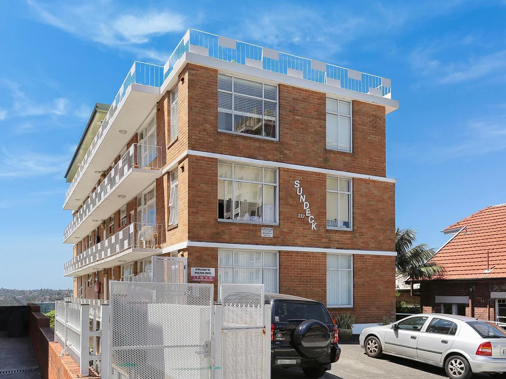 Boutique Bondi Living: Beachfront Bliss Awaits in this Stylish Apartment
