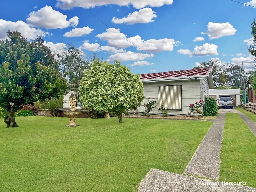 13 Russell Street, Casterton, VIC 3311