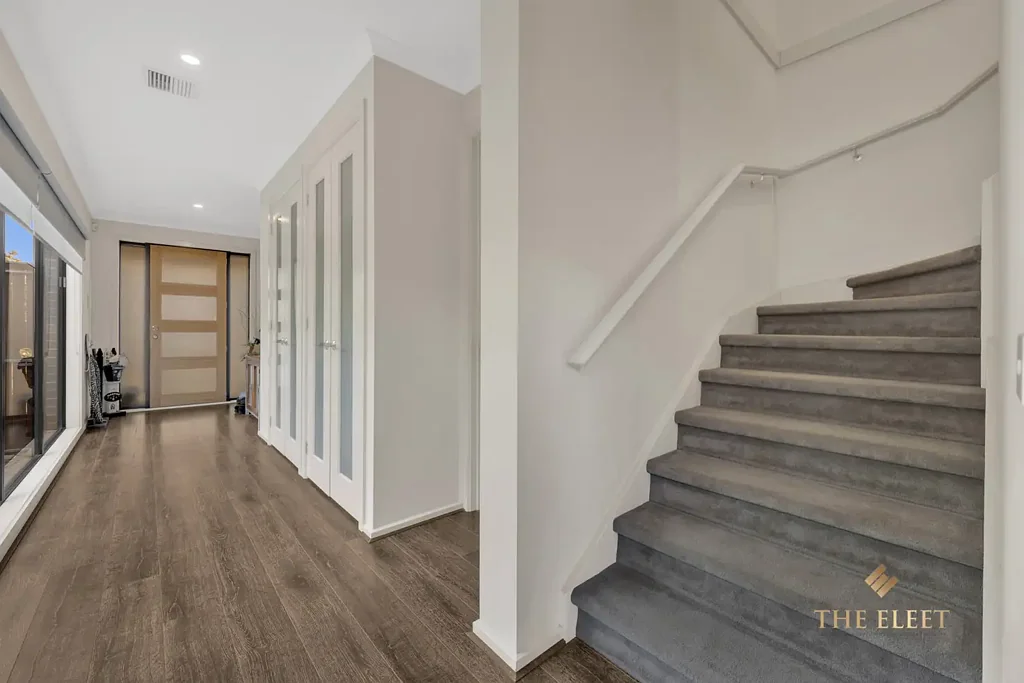 Tarneit 4 Slaapkamer Luxuriously Built Ex-Display Home in the Heart of Heartland Estate, Tarneit!
