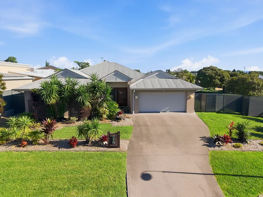 Murrumba Downs 5Zimmer Luxury Family Living Opposite Parkland on a Rare 802m² Block