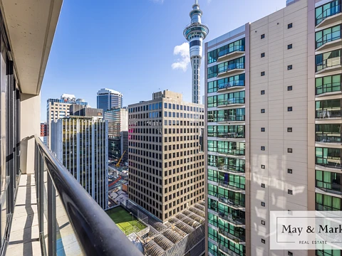 Auckland Central 1房 CityLife优质公寓：皇后街绝版地段，20层都市雅居 Rare find - Queen Street Living with car park!