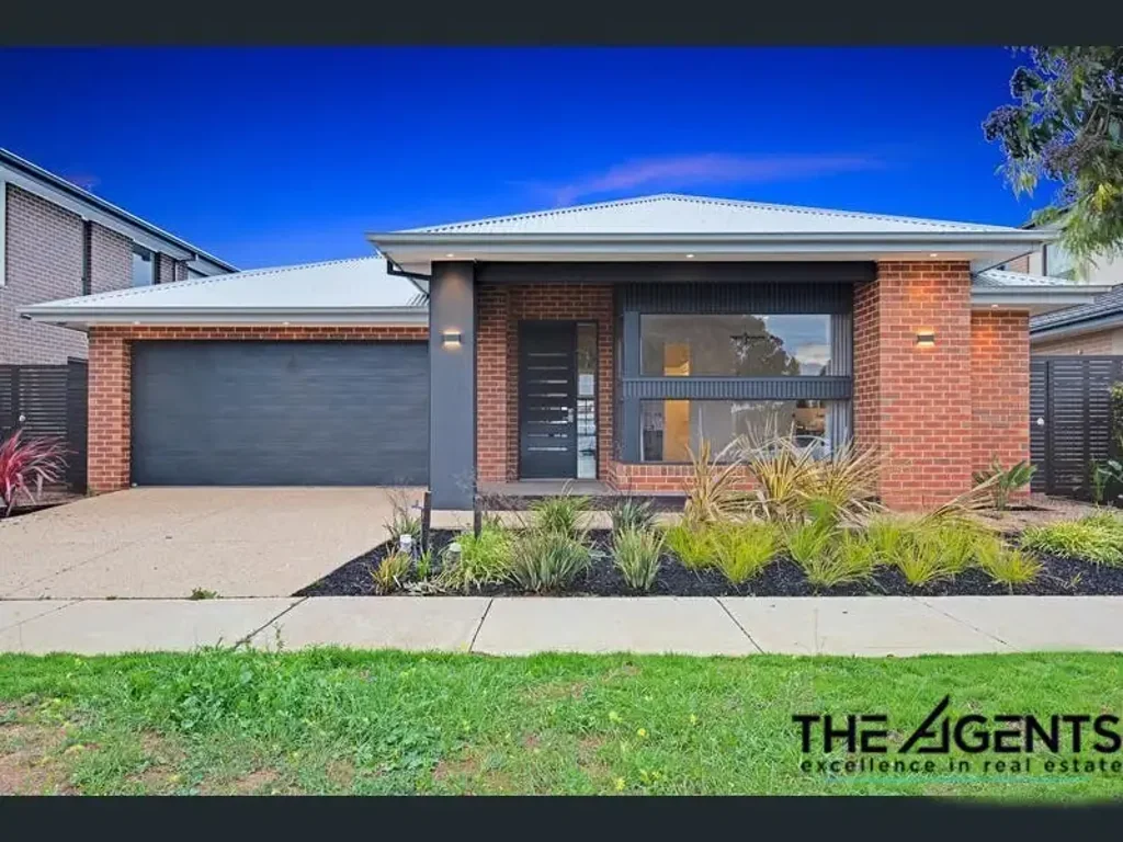 Aintree 4Kwarto Luxury Family Living in the Prestigious Woodlea Estate!