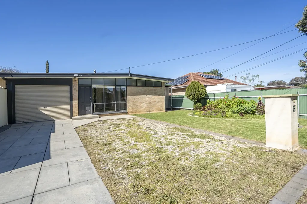 GREAT FAMILY HOME AT IN THE HEART OF SALISBURY EAST!!!
